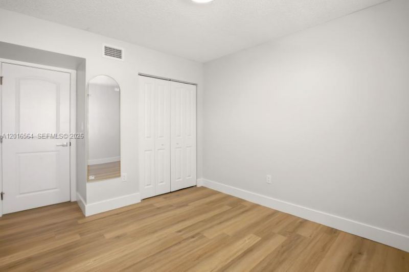 9425 Fontainebleau Blvd, Unit 202, Miami, FL 33172 Photo