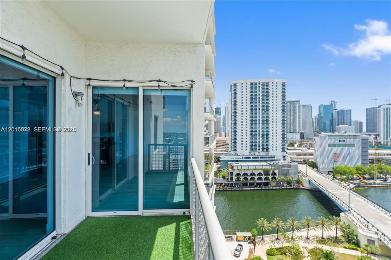 10 SW South River Dr , Unit 1504, Miami, FL 33130 Photo