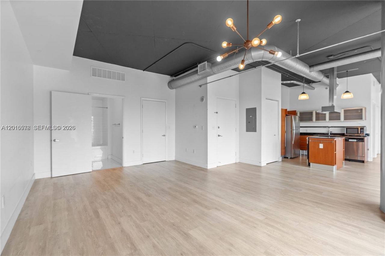10 SW South River Dr , Unit 1504, Miami, FL 33130 Photo
