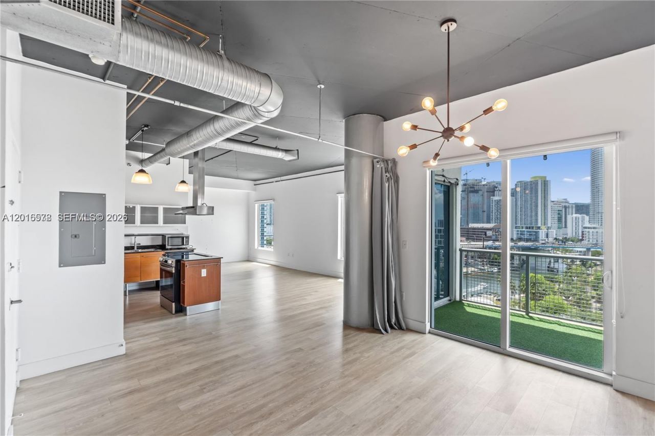 10 SW South River Dr , Unit 1504, Miami, FL 33130 Photo