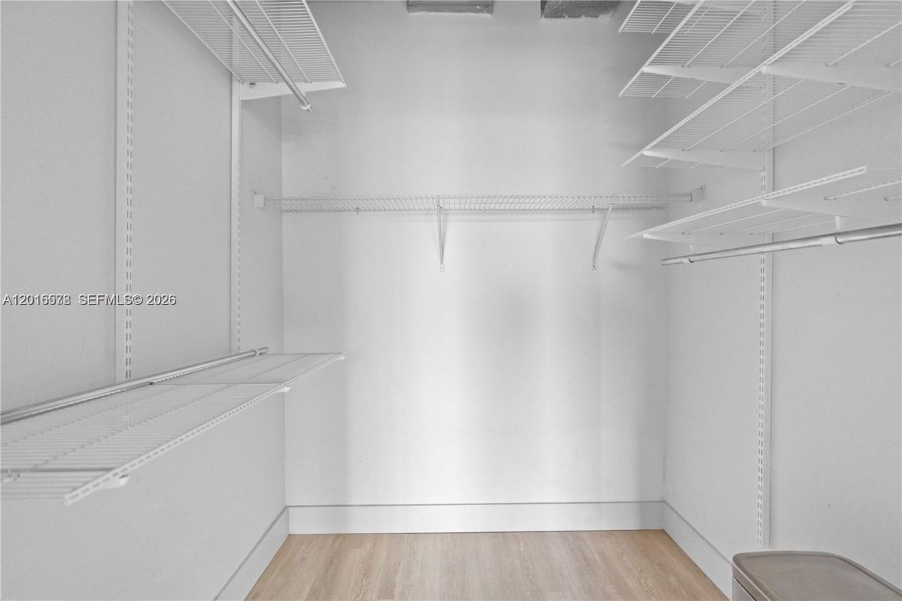 10 SW South River Dr , Unit 1504, Miami, FL 33130 Photo