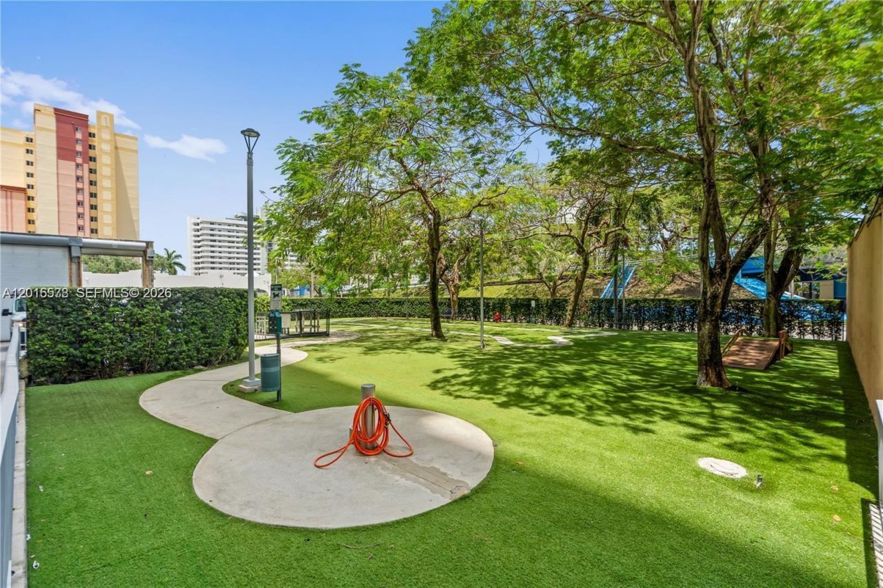 10 SW South River Dr , Unit 1504, Miami, FL 33130 Photo