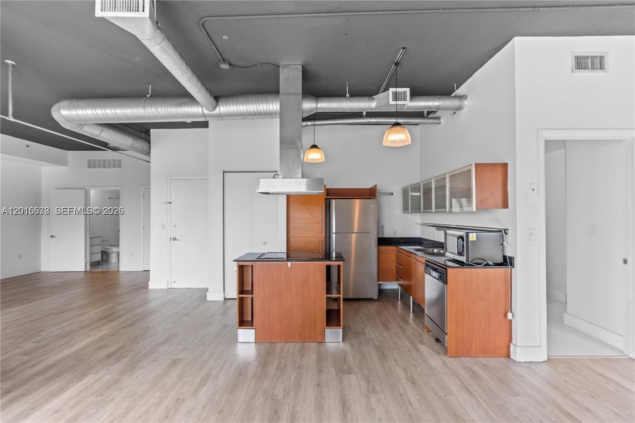 10 SW South River Dr , Unit 1504, Miami, FL 33130 Photo