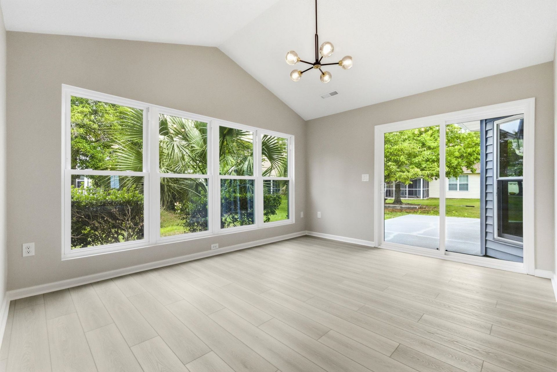 1527 Hallborough Dr. Photo 13