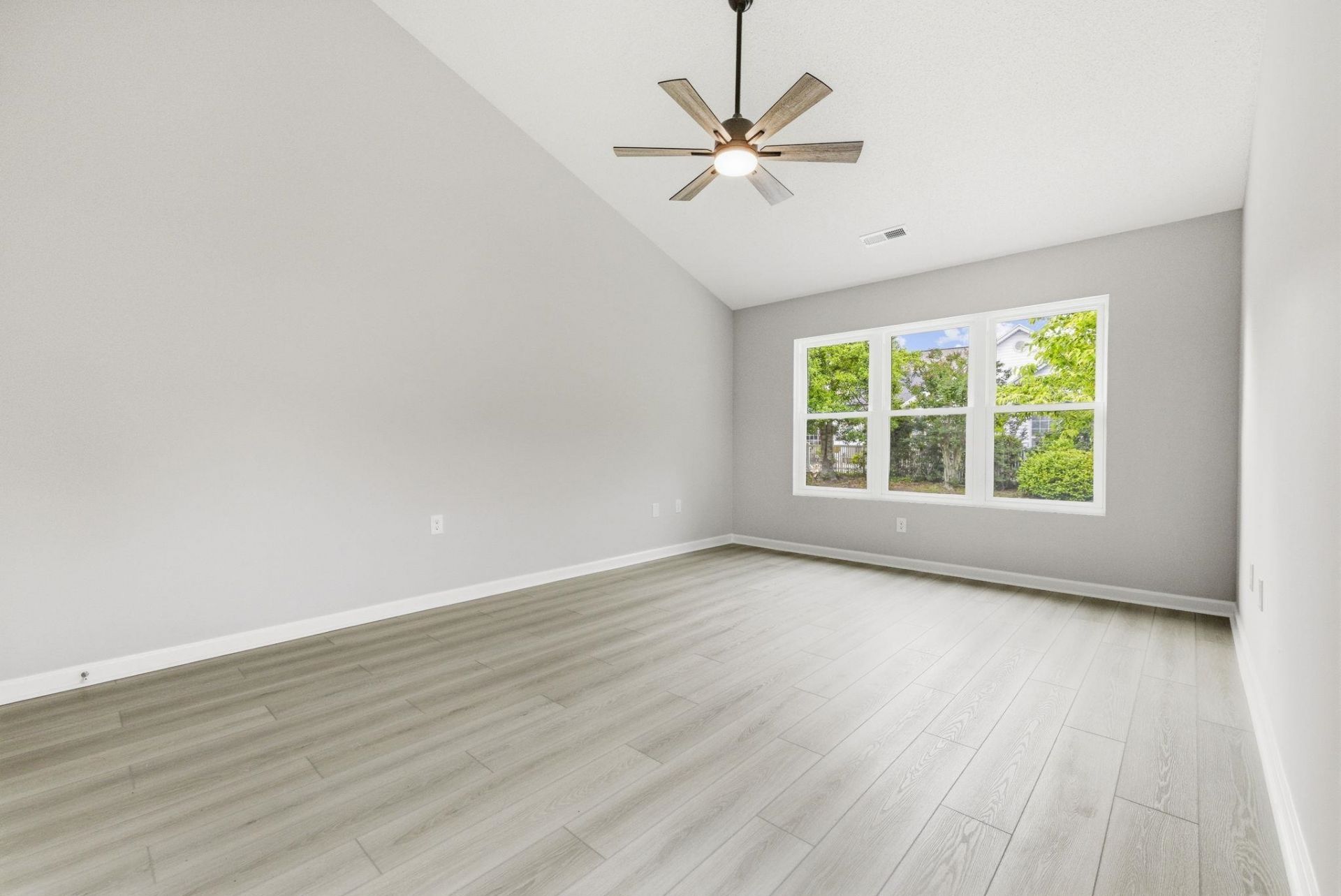 1527 Hallborough Dr. Photo 21