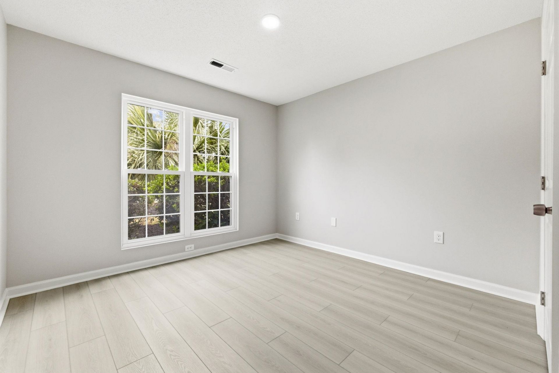 1527 Hallborough Dr. Photo 26