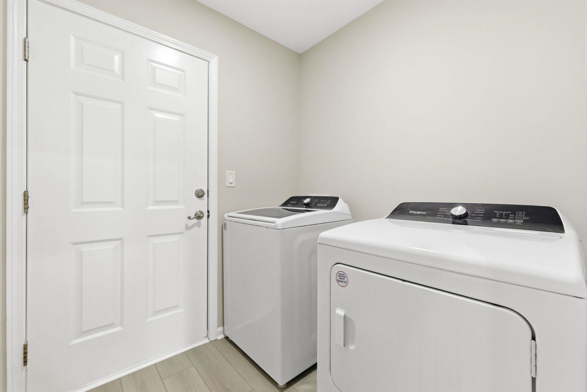 1527 Hallborough Dr. Photo 29