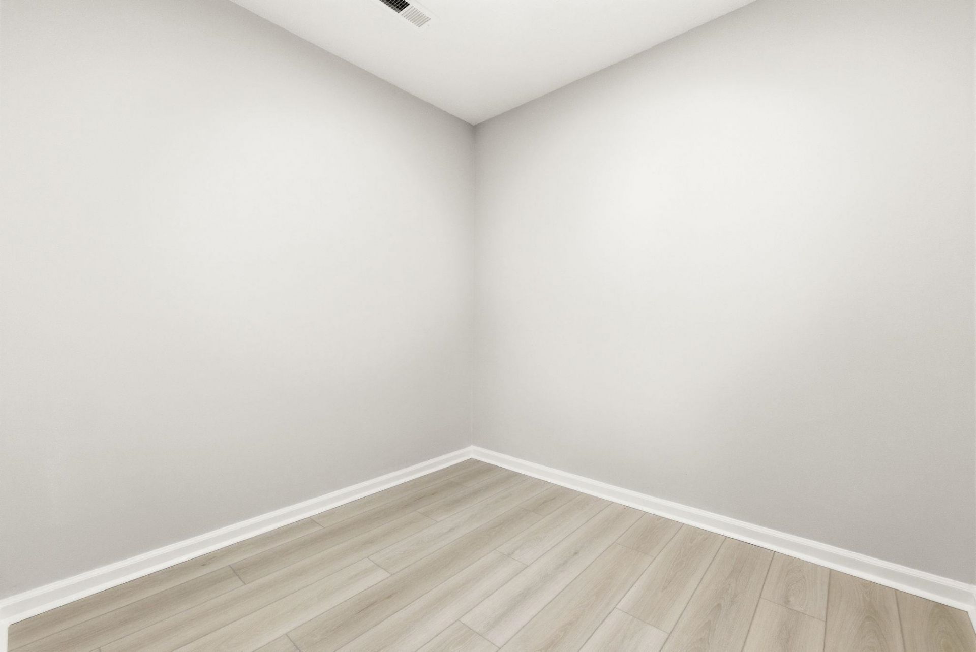 1527 Hallborough Dr. Photo 30