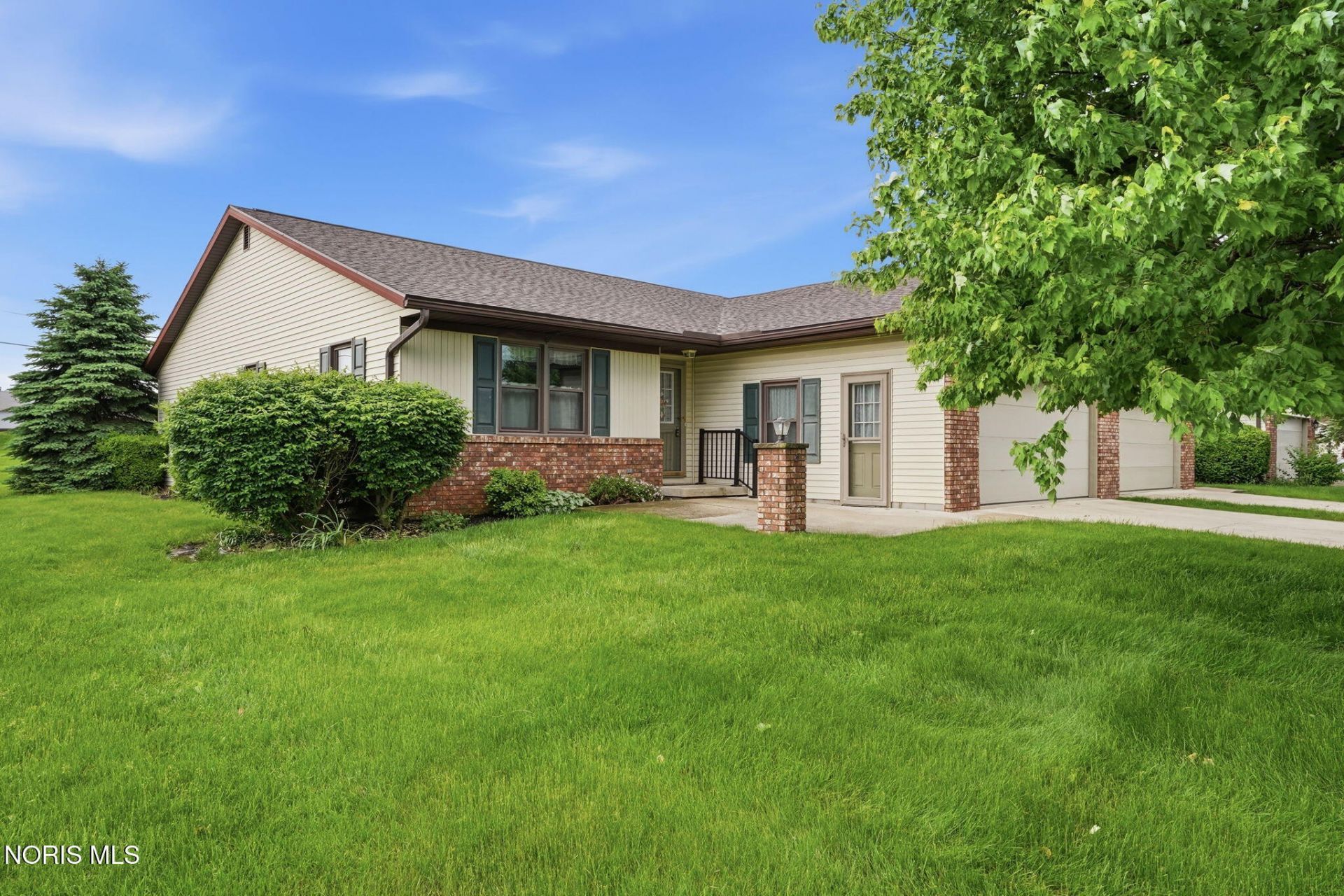 65 Westwood Drive, Tiffin, OH 44883 Main Photo