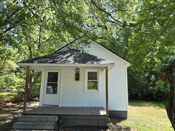 1907 S Pitt Street, Greenville, NC 27834