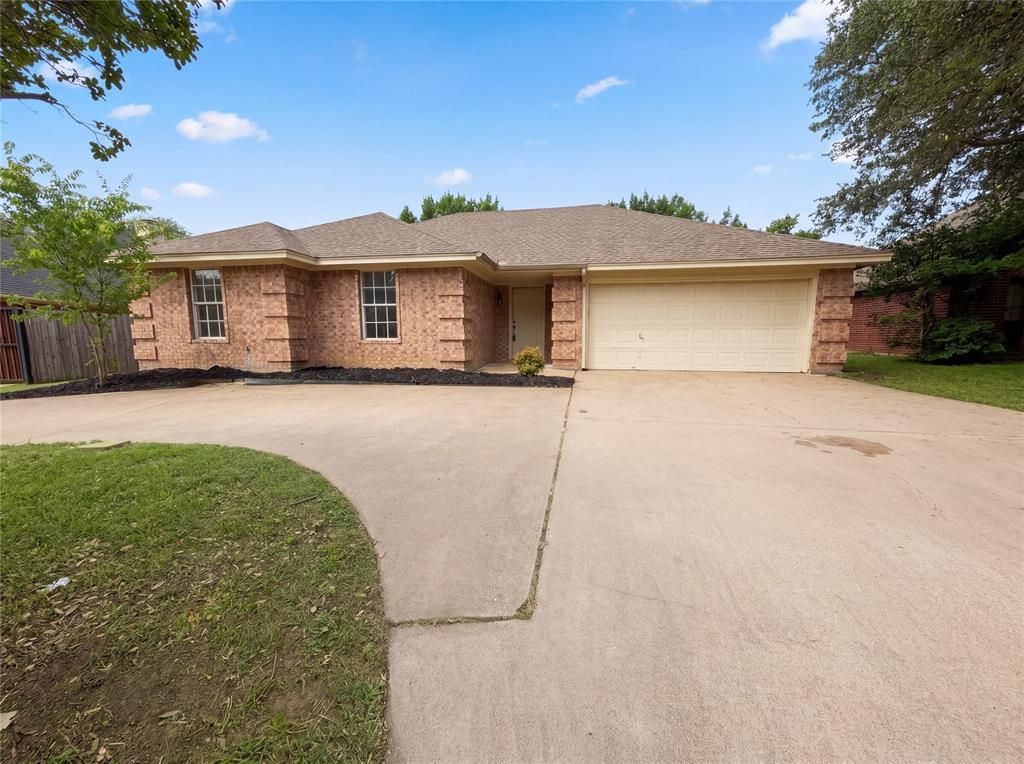 1233 Windy Meadows Drive, Burleson, TX 76028 Main Photo
