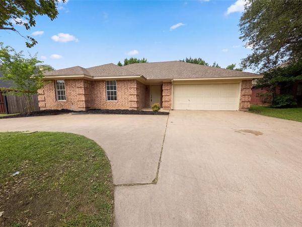 1233 Windy Meadows Drive, Burleson, TX 76028