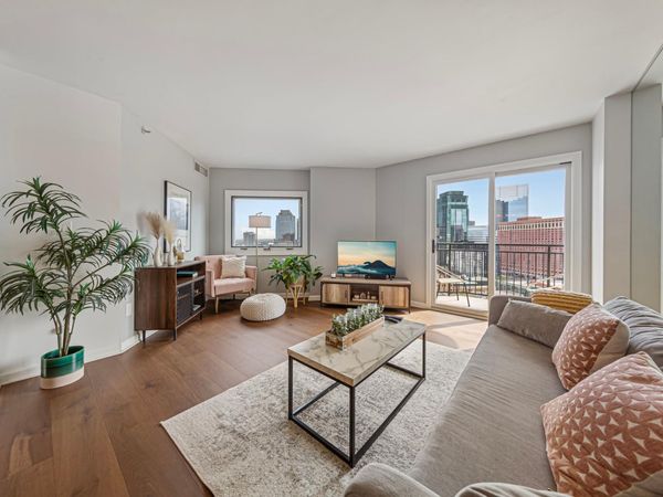 1225 Lasalle Avenue, Unit 2101, Minneapolis, MN 55403