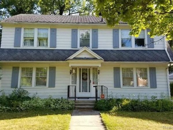 1144 Woodside Drive, Flint, MI 48503