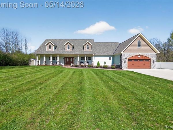 2168 Wiggins Road, Fenton Twp, MI 48430