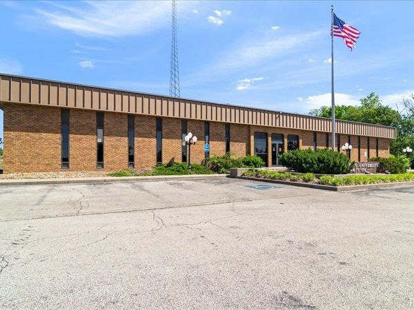 903 W Morton Street, Oakland City, IN 47660