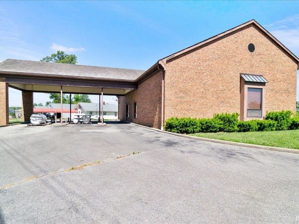 410 W Morton Street, Oakland City, IN 47660