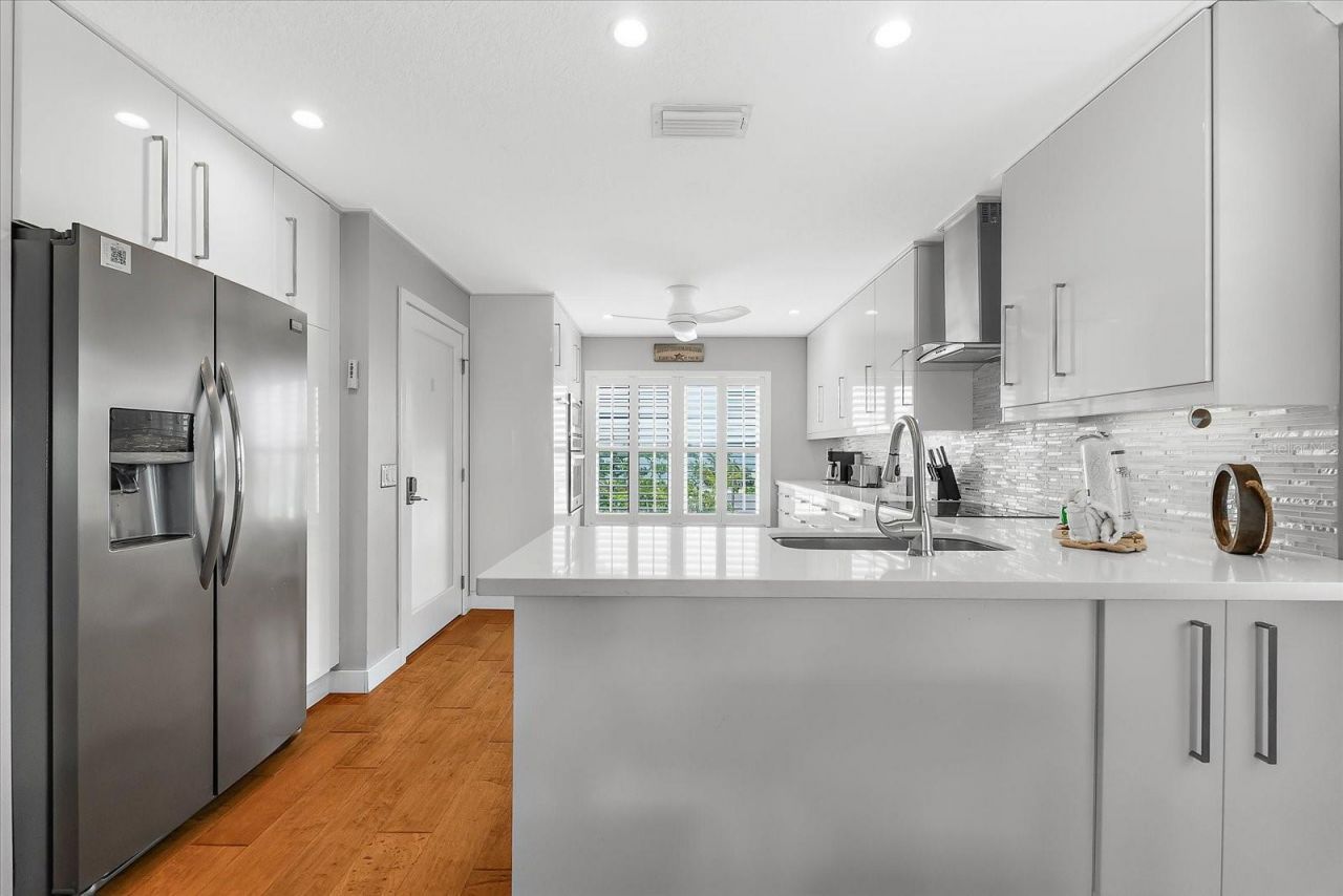 2300 Avenue B, Bradenton Beach, FL 34217 Photo
