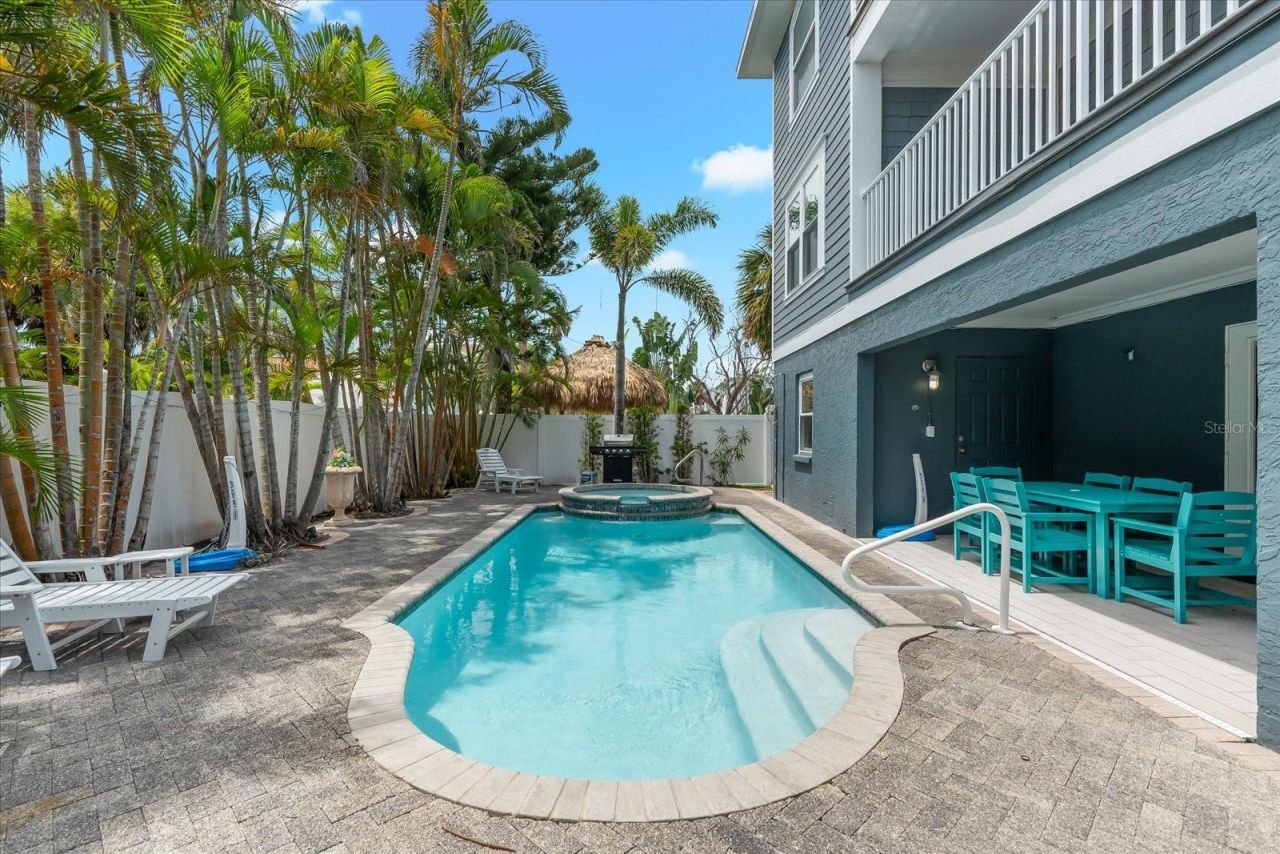 2300 Avenue B, Bradenton Beach, FL 34217 Photo