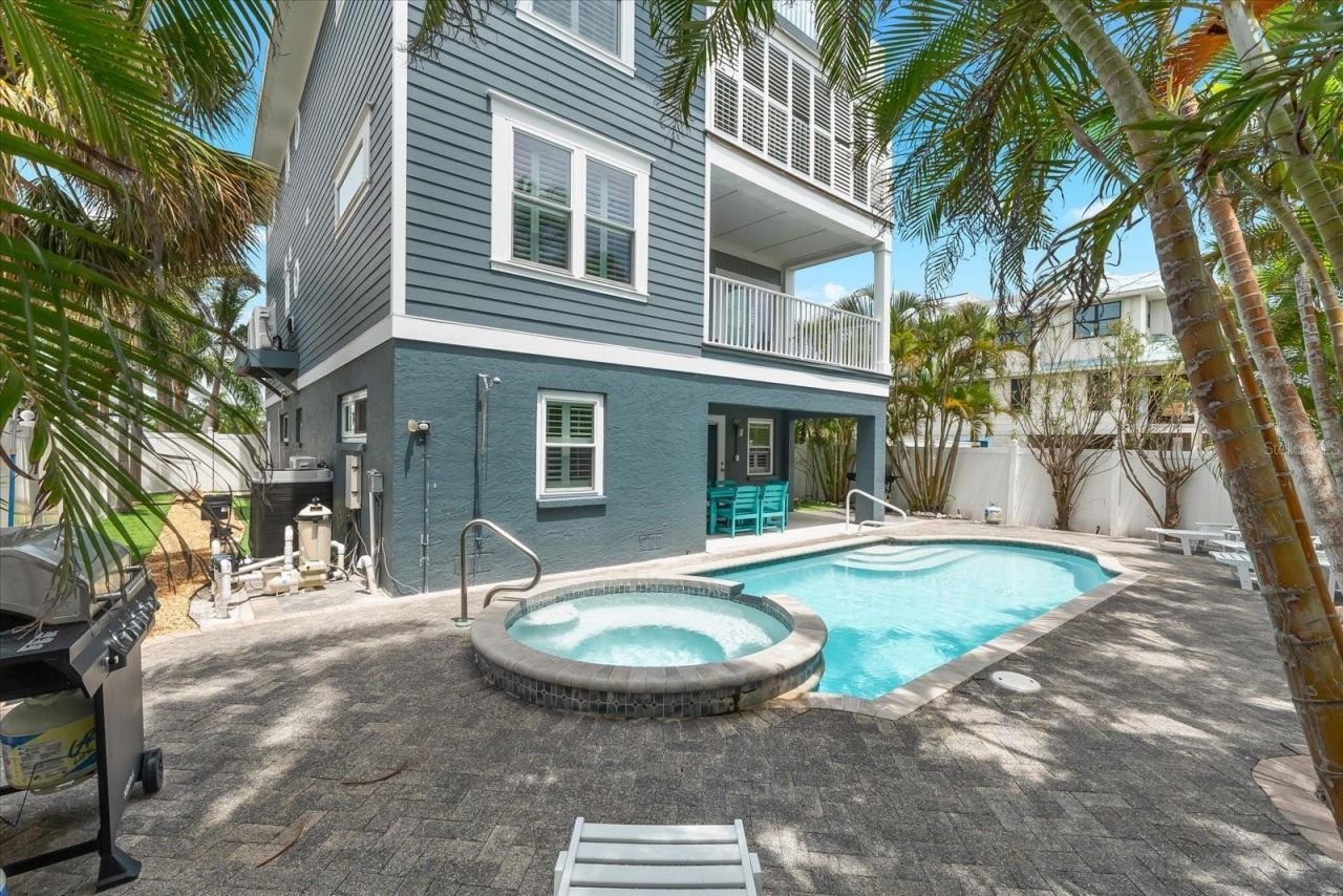2300 Avenue B, Bradenton Beach, FL 34217 Photo