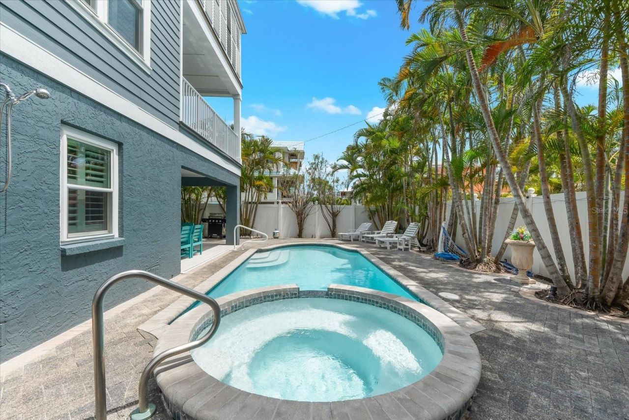2300 Avenue B, Bradenton Beach, FL 34217 Photo