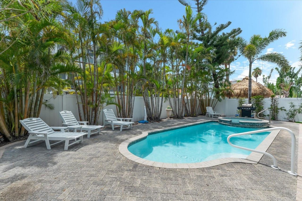 2300 Avenue B, Bradenton Beach, FL 34217 Photo