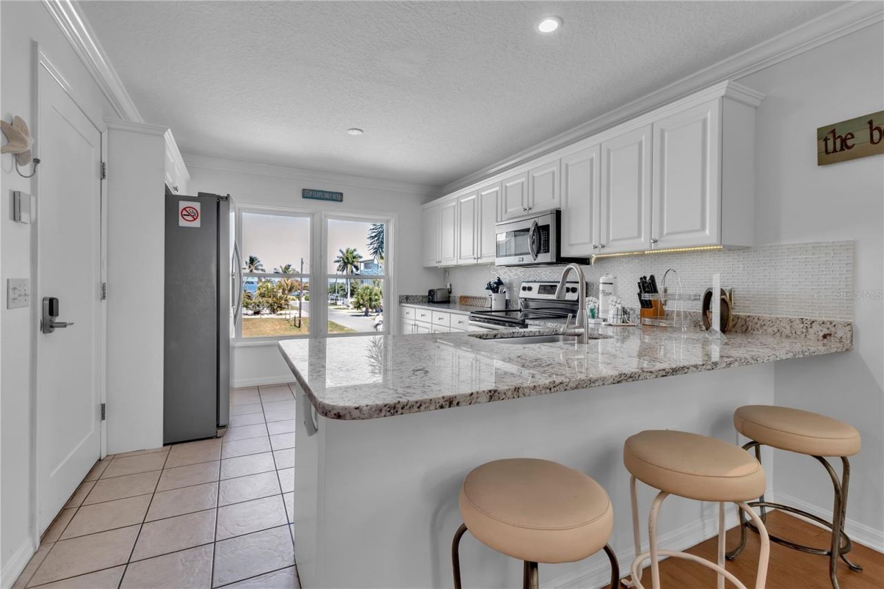 2300 Avenue B, Bradenton Beach, FL 34217 Photo