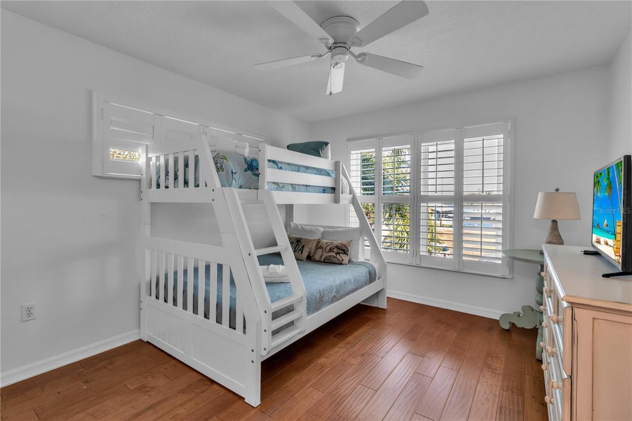 2300 Avenue B, Bradenton Beach, FL 34217 Photo