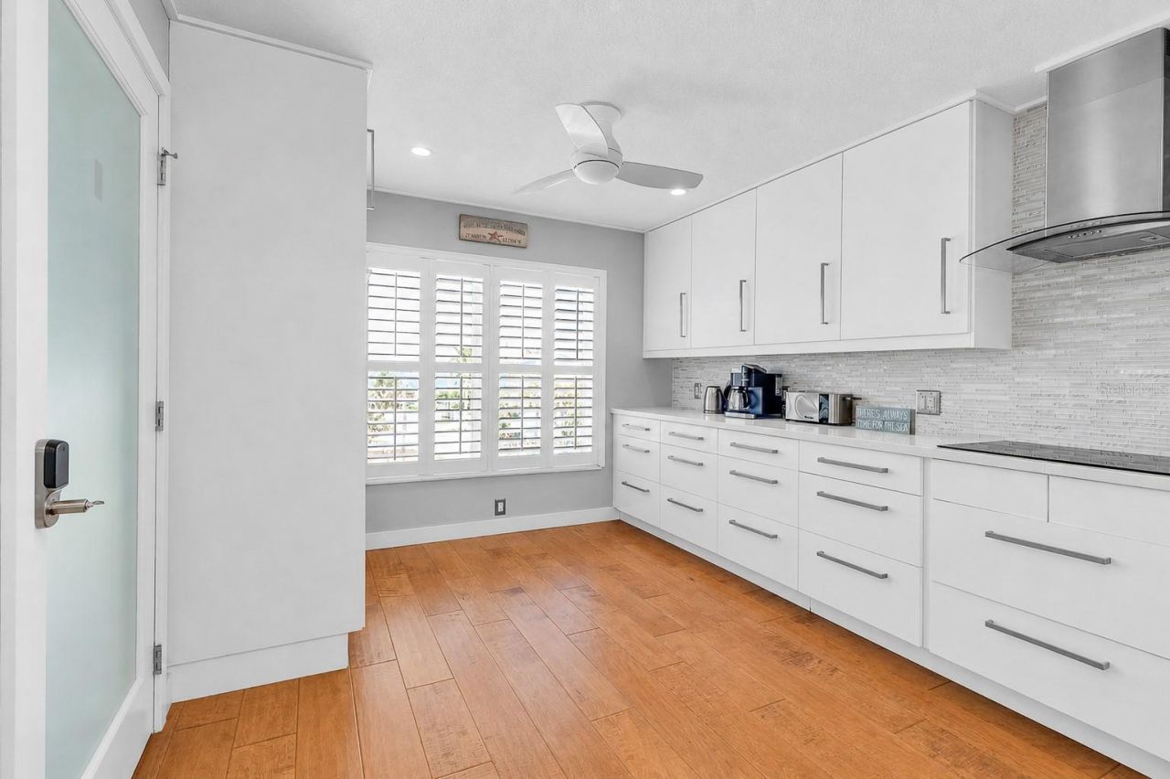 2300 Avenue B, Bradenton Beach, FL 34217 Photo