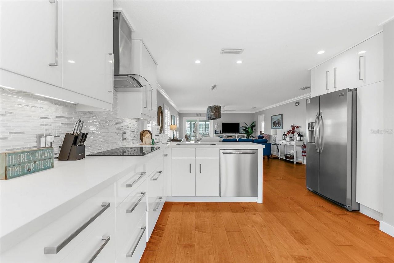 2300 Avenue B, Bradenton Beach, FL 34217 Photo