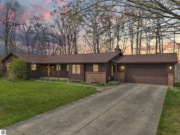 8670 Jennings Road W, Lake City, MI 49651