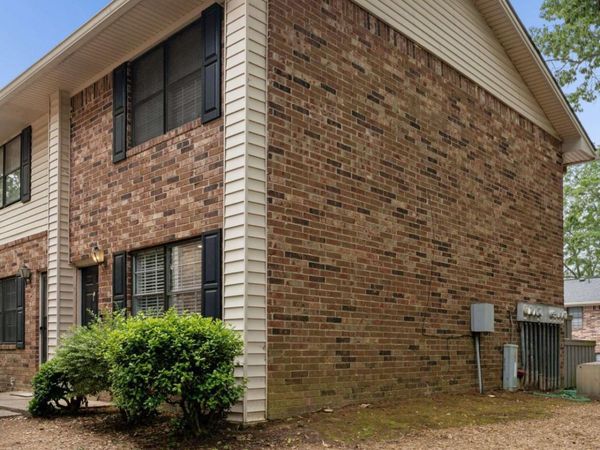 1235 Riverside Drive, Unit C8, Gainesville, GA 30501