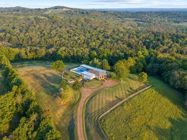1190 W Ellington Pkwy , Lewisburg, TN 37091