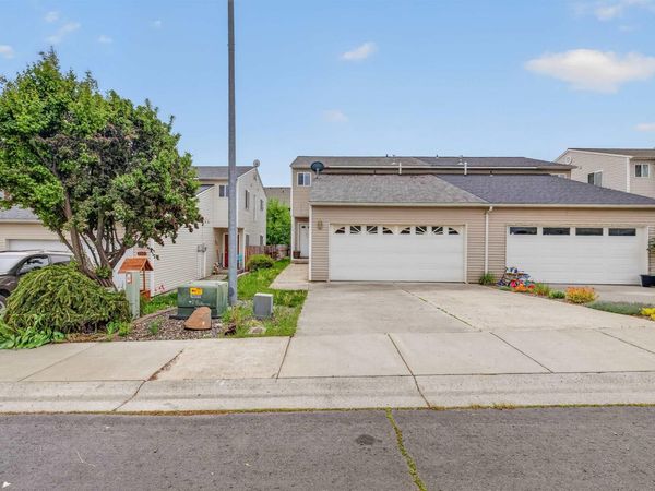 253 NW Clay Ct, Pullman, WA 99163