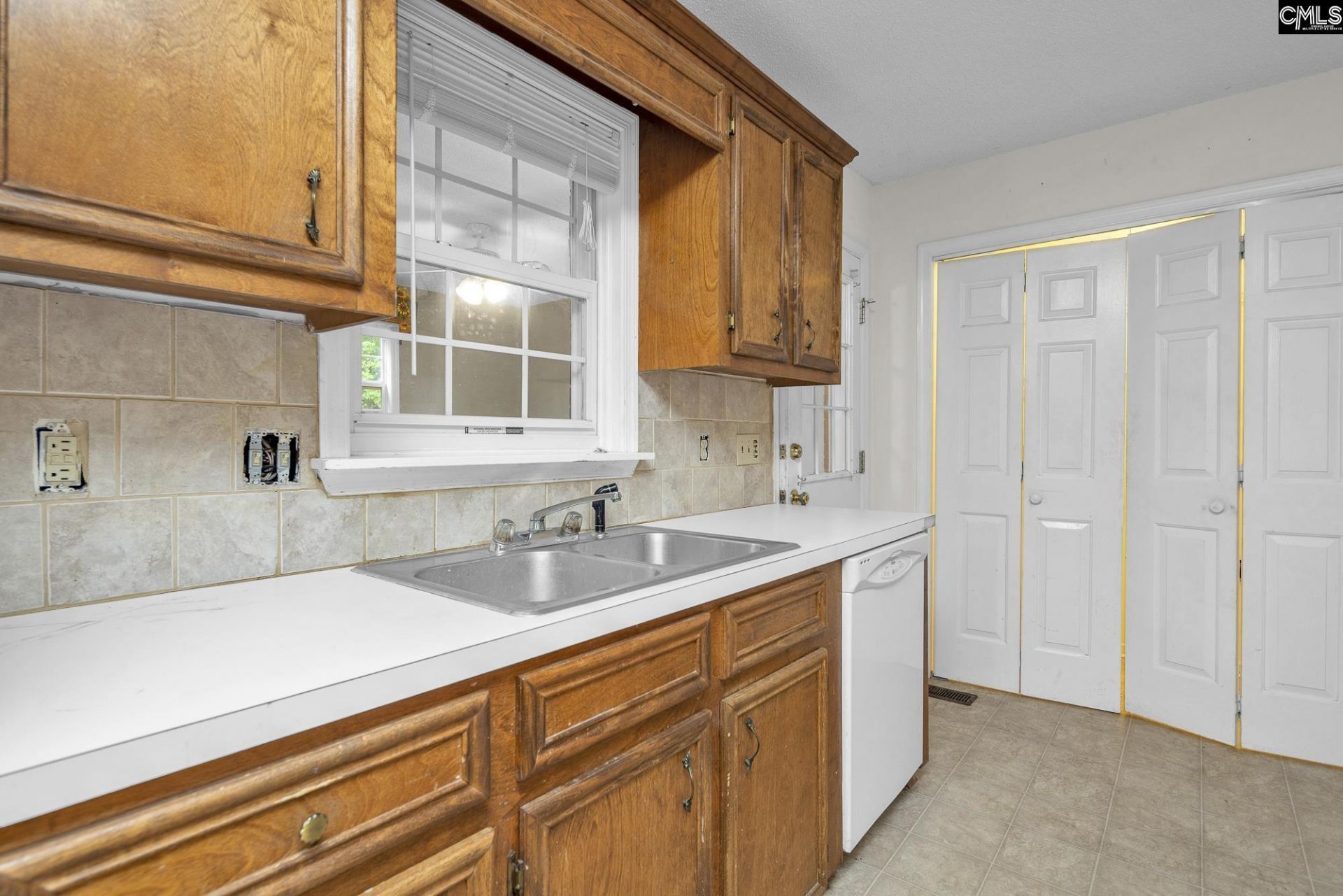 1016 Blythewood Road  Photo 17