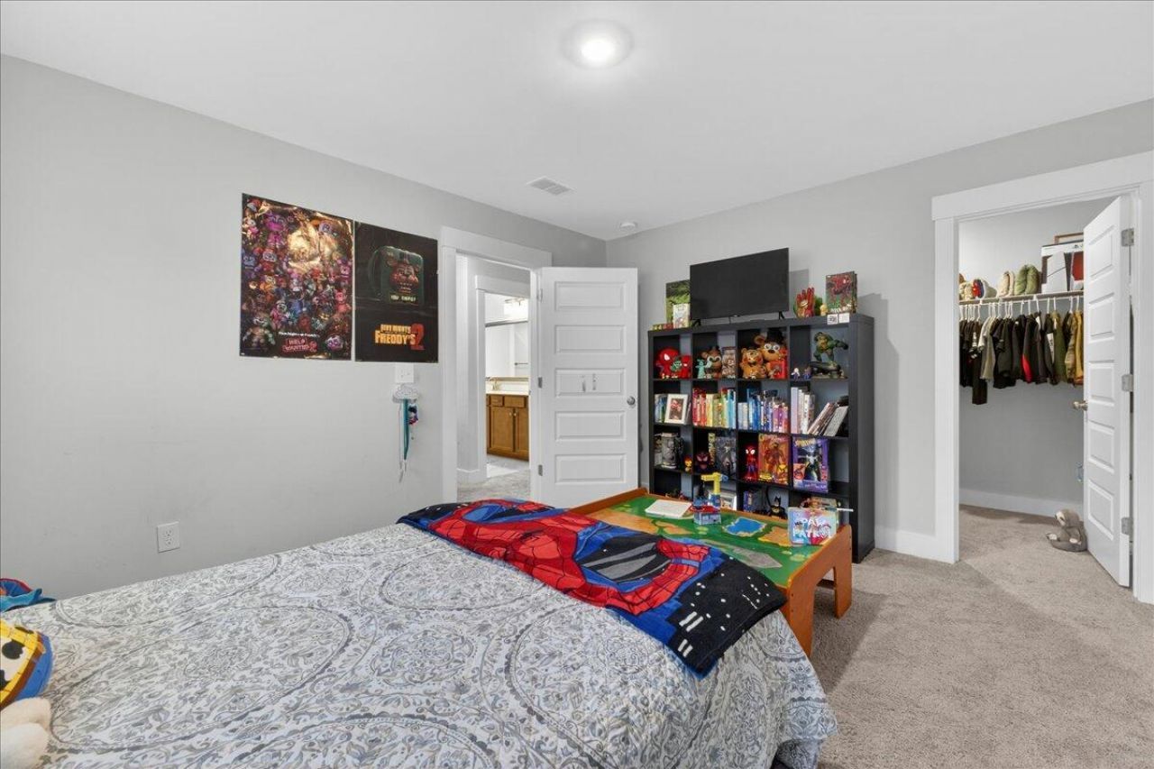 429 Rowley Lane Photo 28