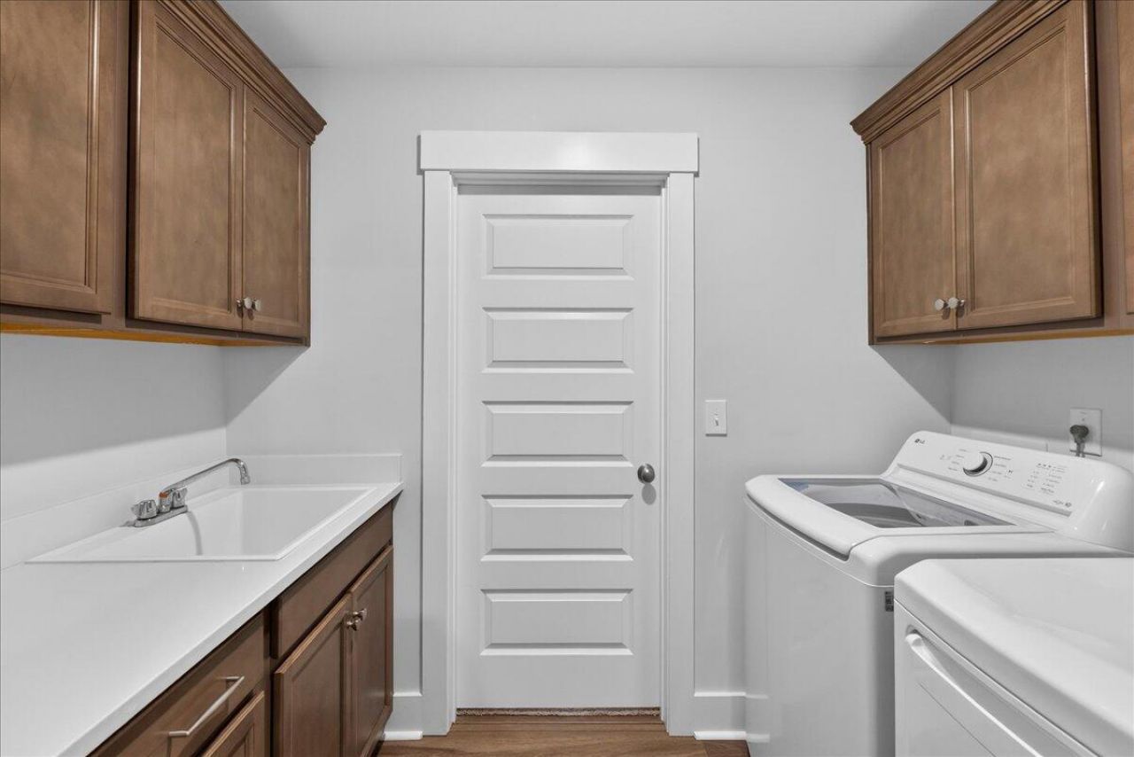 429 Rowley Lane Photo 30