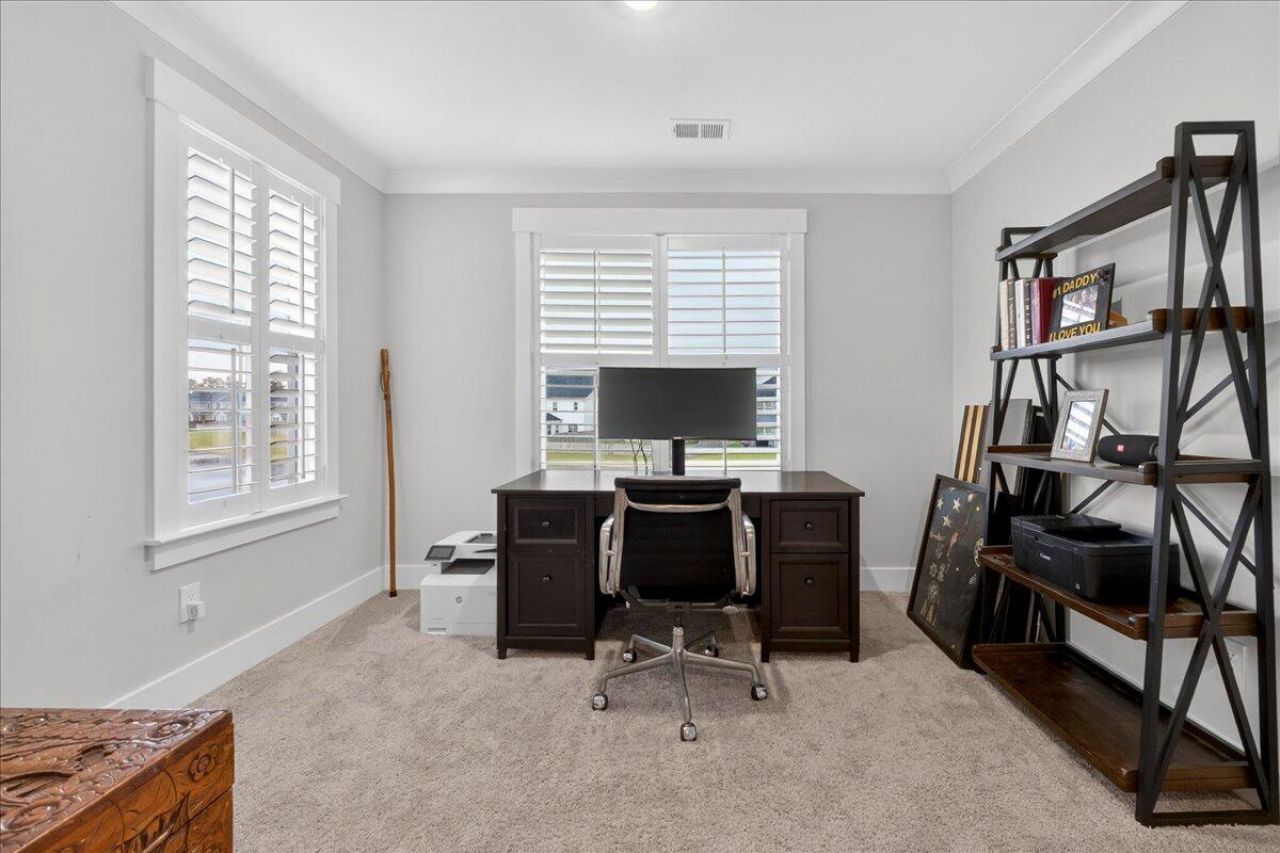 429 Rowley Lane Photo 31