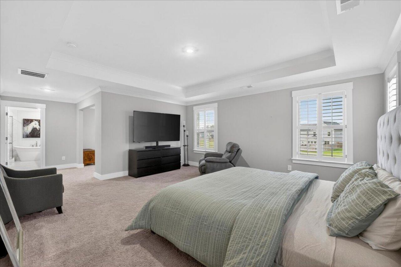429 Rowley Lane Photo 33