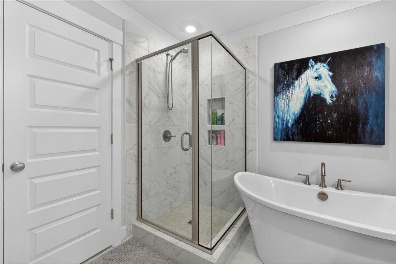 429 Rowley Lane Photo 36