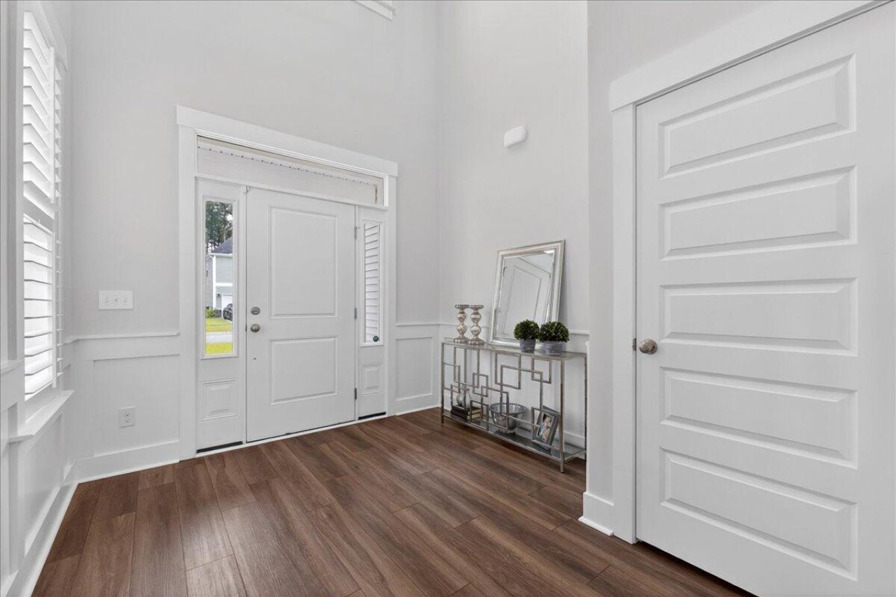 429 Rowley Lane Photo 4