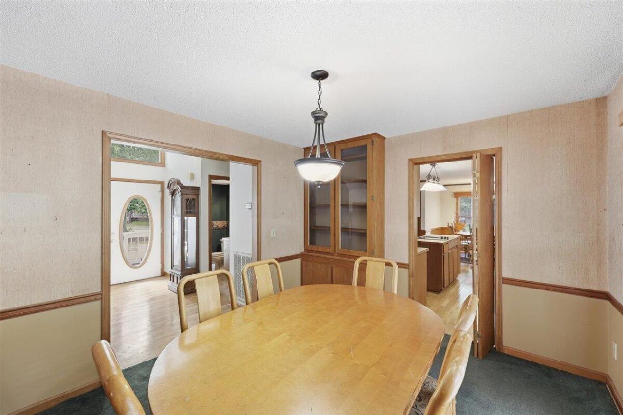 117 Queensbury Circle Photo 14