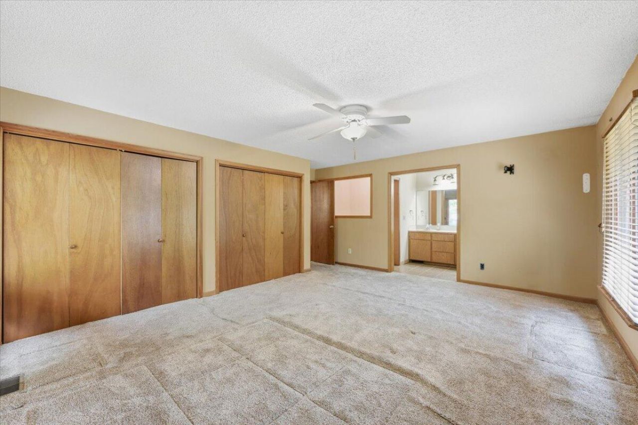 117 Queensbury Circle Photo 16