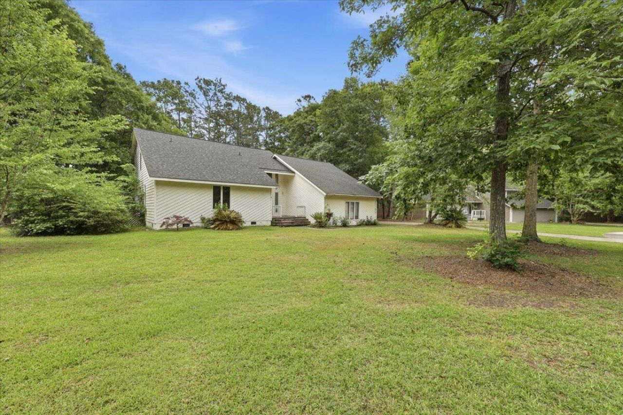 117 Queensbury Circle Photo 17