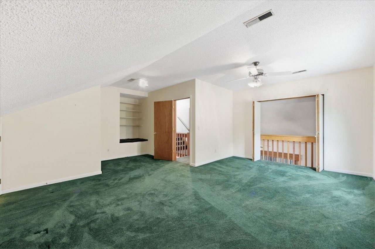 117 Queensbury Circle Photo 18