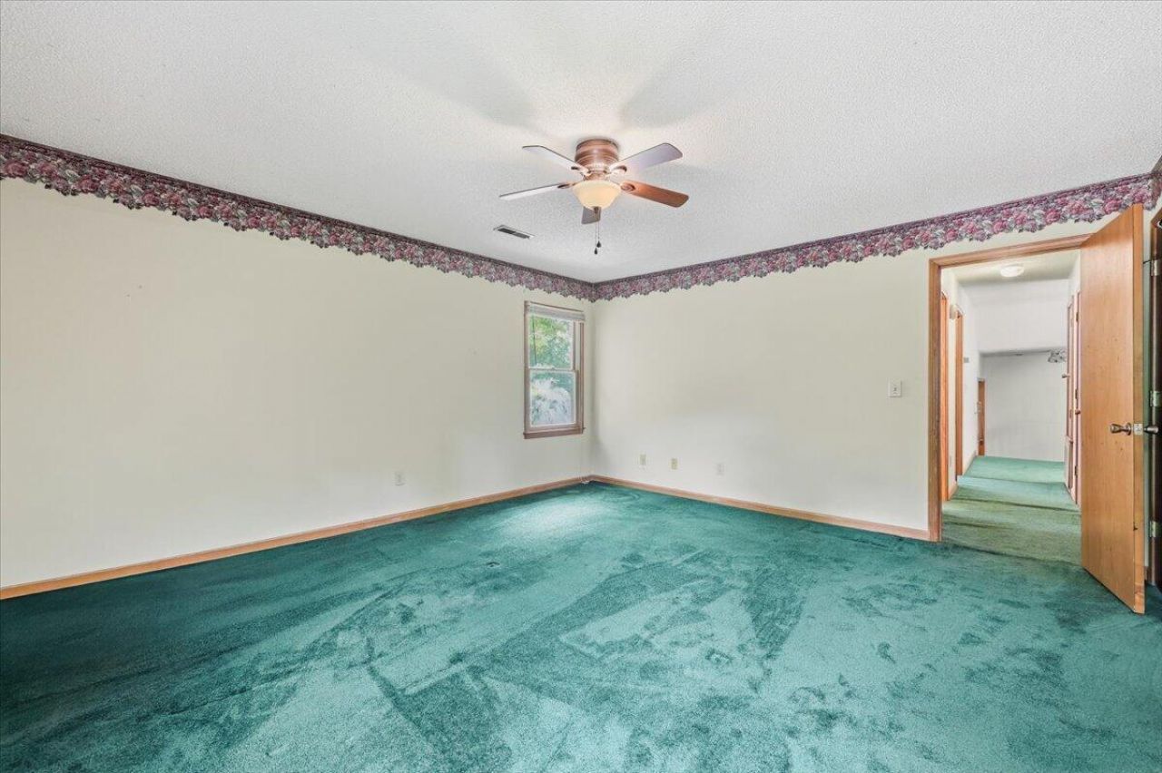 117 Queensbury Circle Photo 20