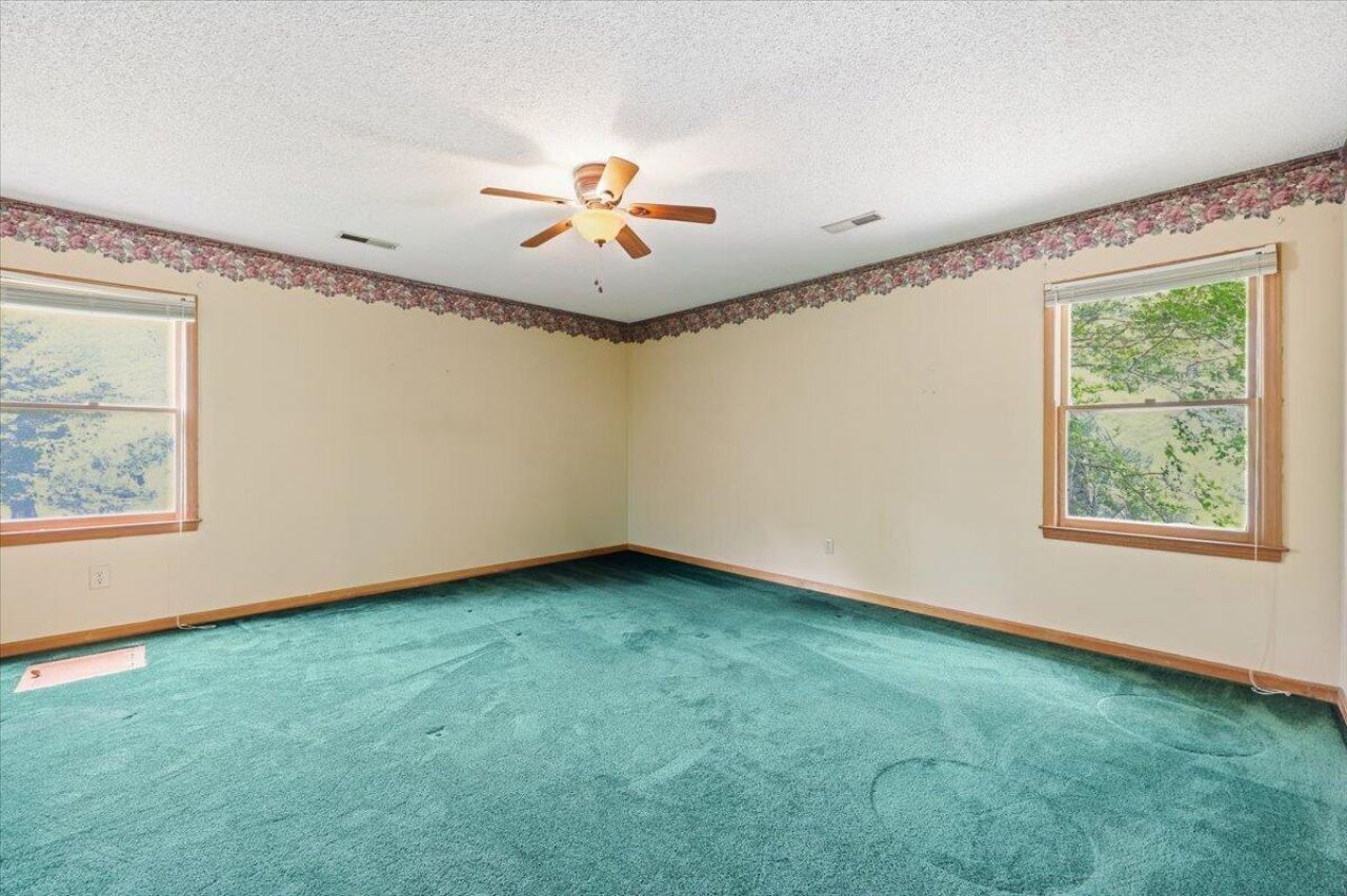 117 Queensbury Circle Photo 21