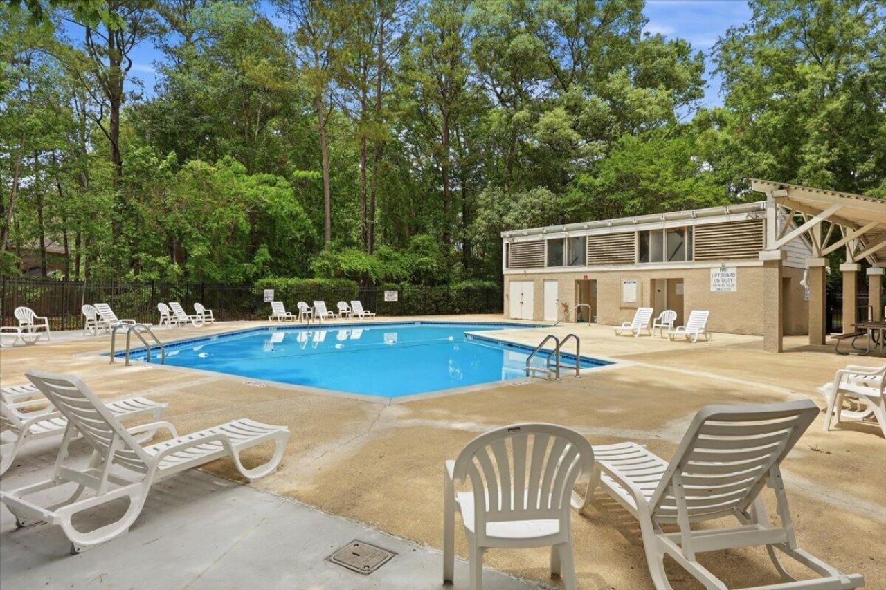 117 Queensbury Circle Photo 40