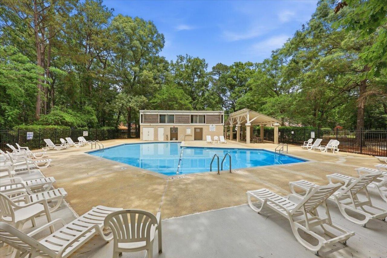 117 Queensbury Circle Photo 41