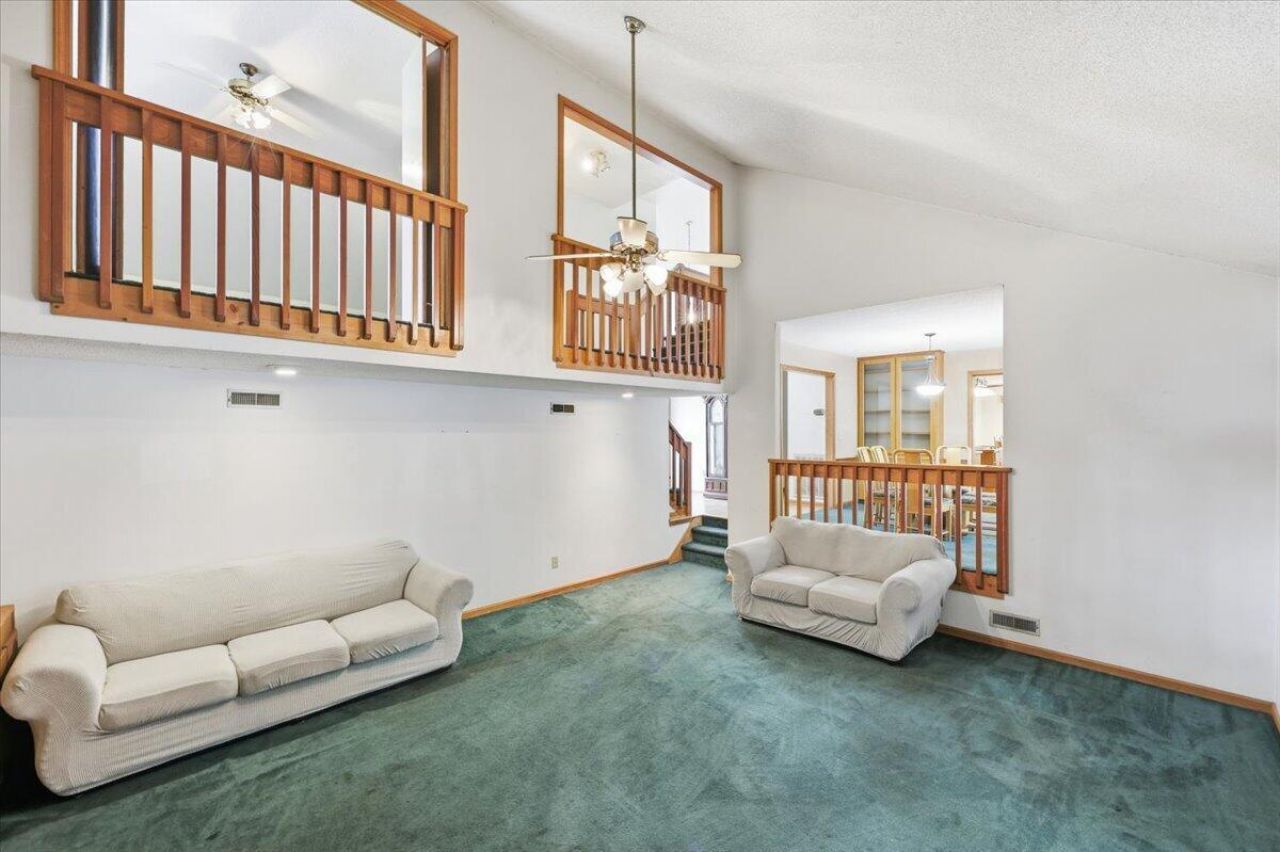 117 Queensbury Circle Photo 6